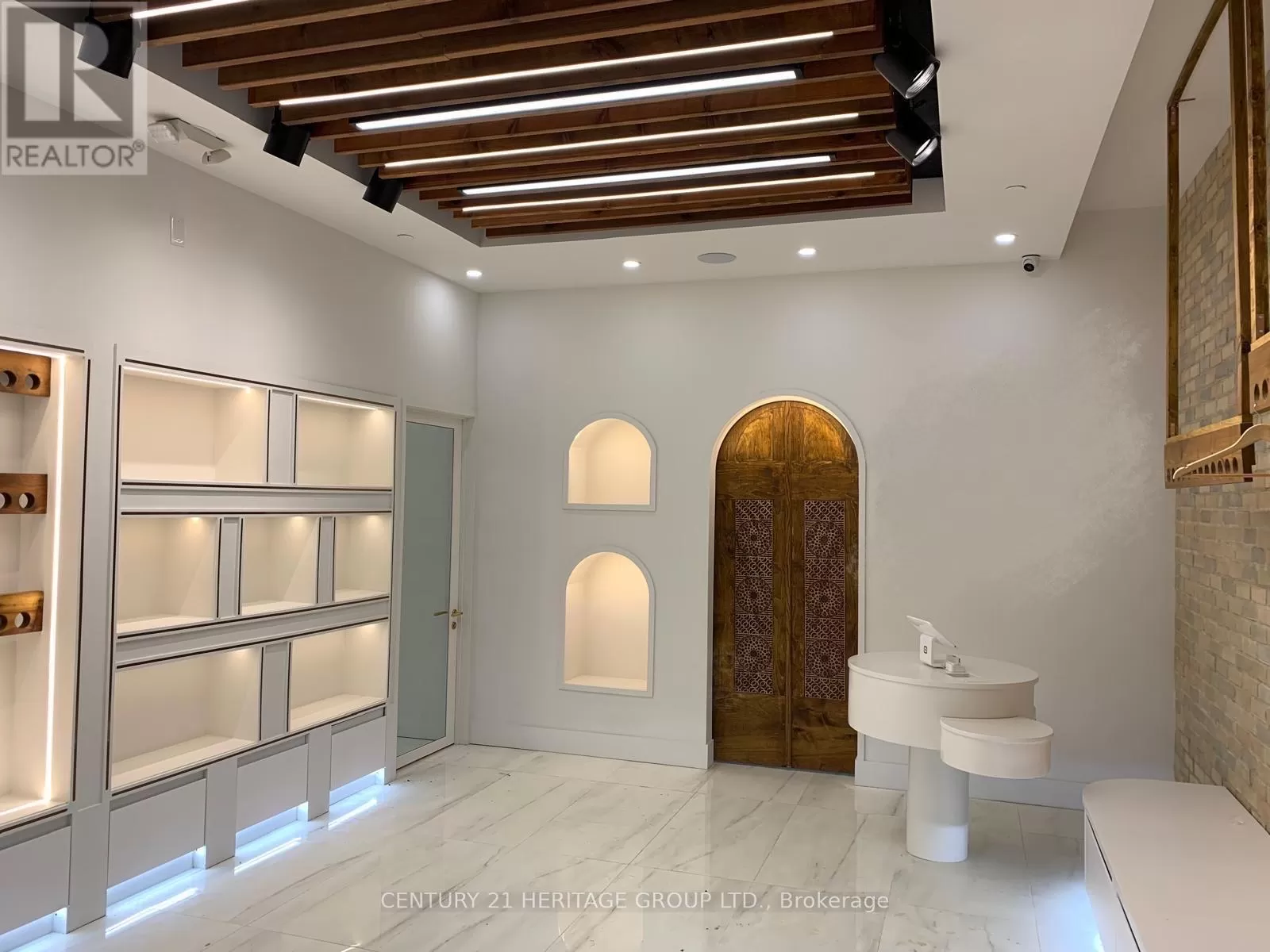 B3 - 9610 Yonge Street, Richmond Hill, Ontario L4C 0X3