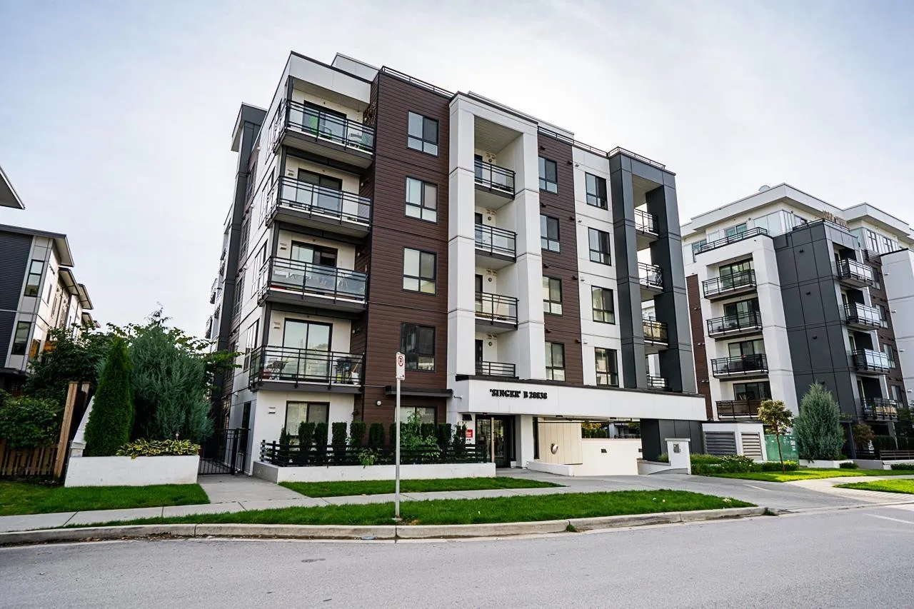 Apartment for rent: B304 20838 78b Avenue, Langley, British Columbia V2Y 3M2