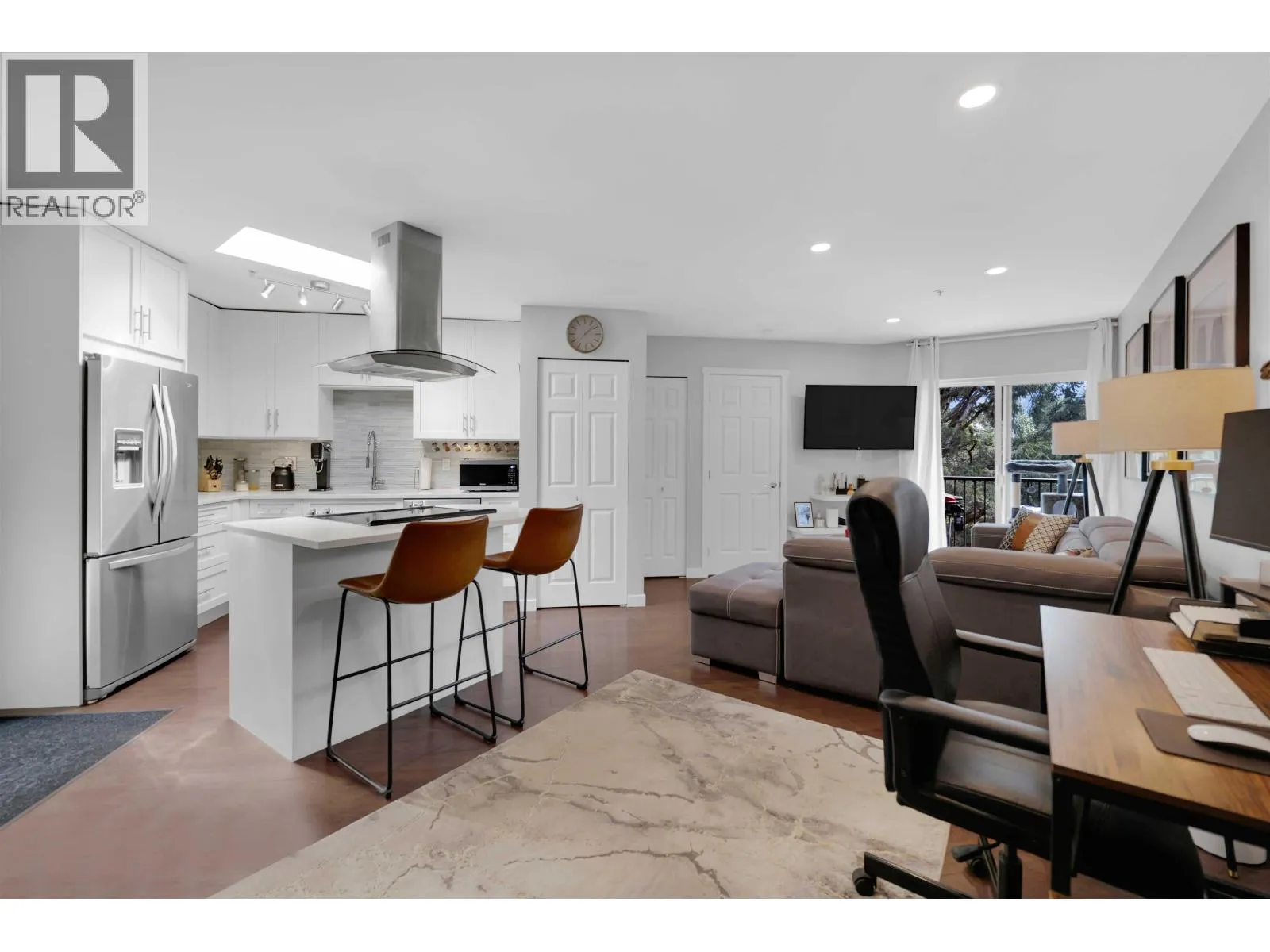 Apartment for rent: B309 40120 Willow Crescent, Squamish, British Columbia V8B 0L7