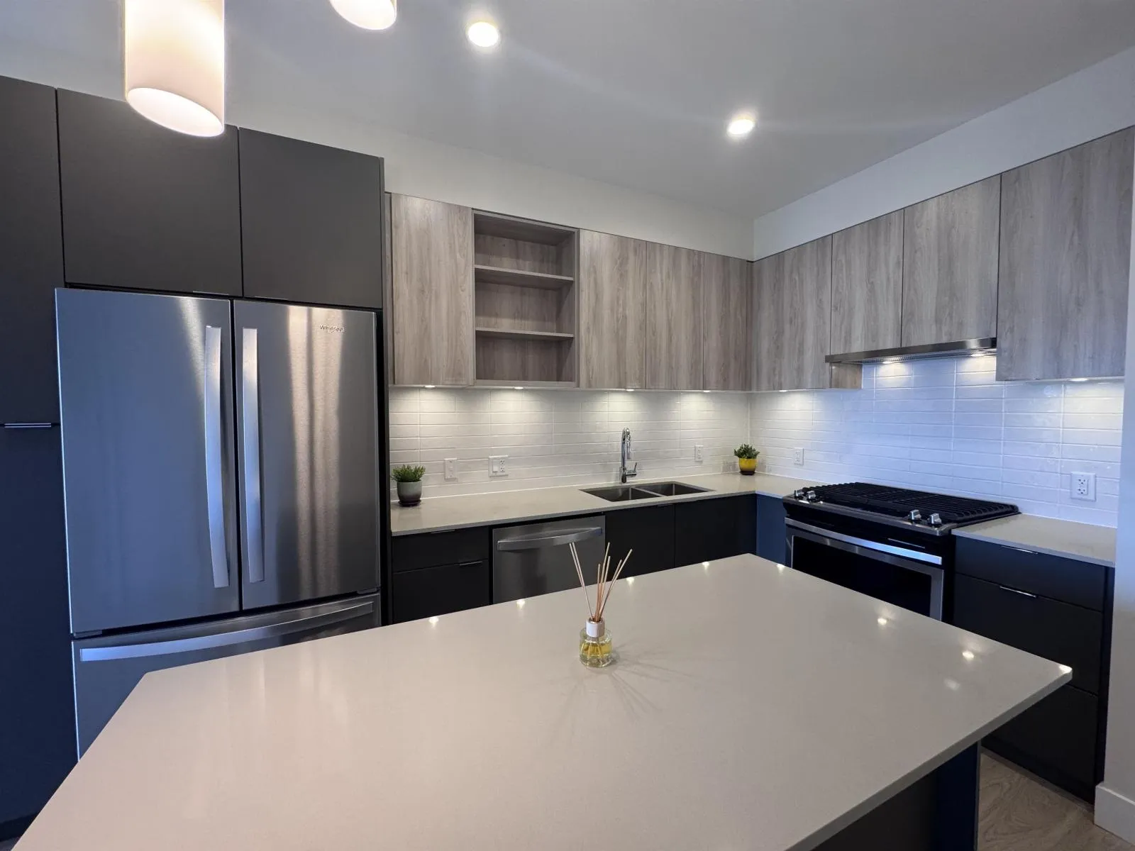 Apartment for rent: B410 6960 Nicholson Road, Delta, British Columbia V4E 0A9