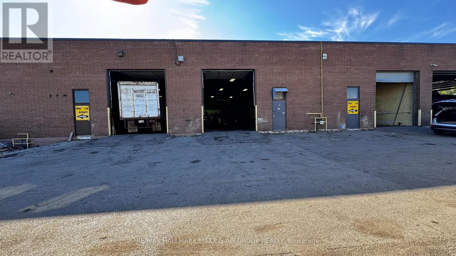 B5 - 1950 Highway 7, Vaughan, Ontario L4K 3P2