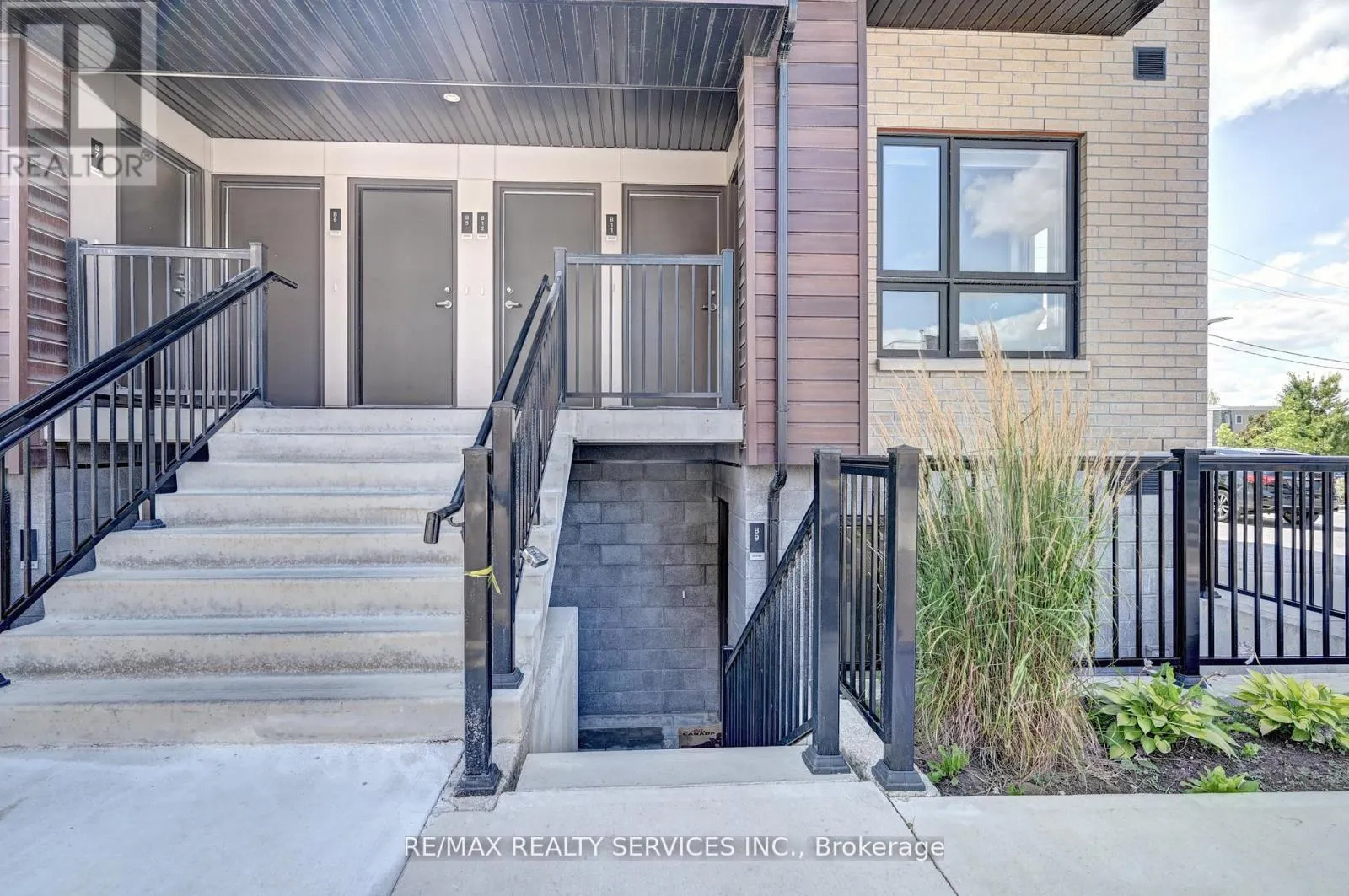 Row / Townhouse for rent: B9 - 10 Palace Street, Kitchener, Ontario N3E 0J3