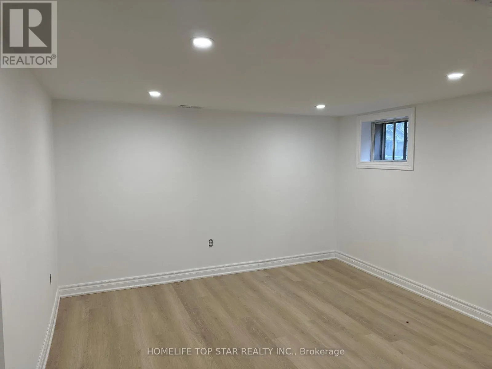 House for rent: Bachelor - 38 Cartier Crescent, Richmond Hill, Ontario L4C 2N2