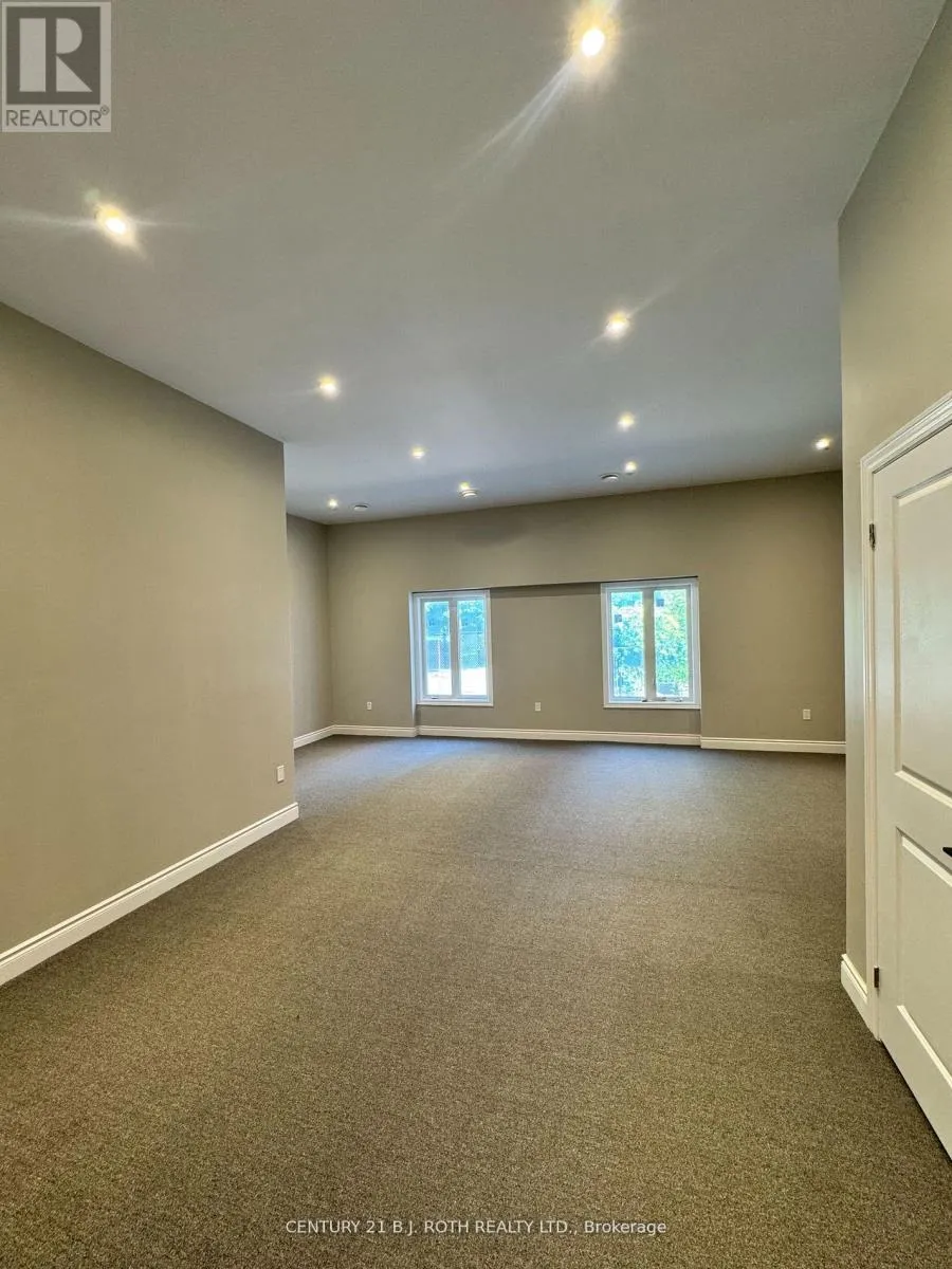 Offices for rent: Back - 58 Mary Street, Barrie, Ontario L4N 1T1