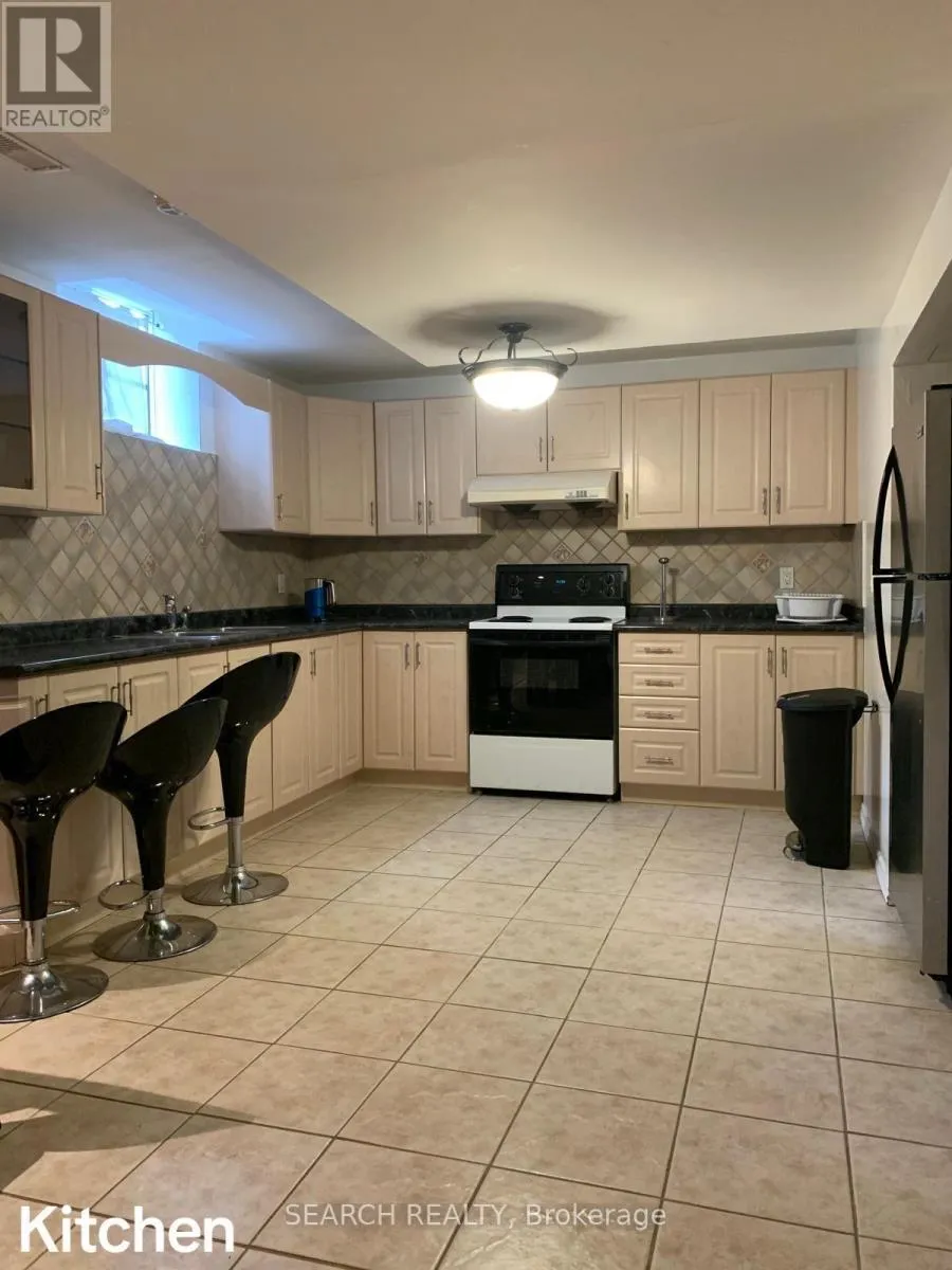 House for rent: Basement - 105 St Urbain Drive, Vaughan, Ontario L4H 2W7