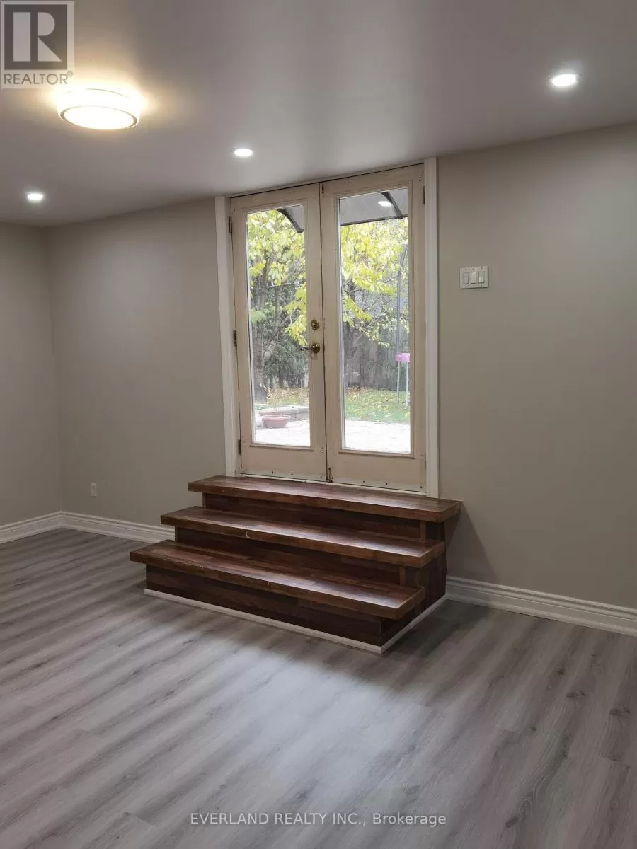 House for rent: Basement - 109 Brookside Road, Richmond Hill, Ontario L4C 0J6