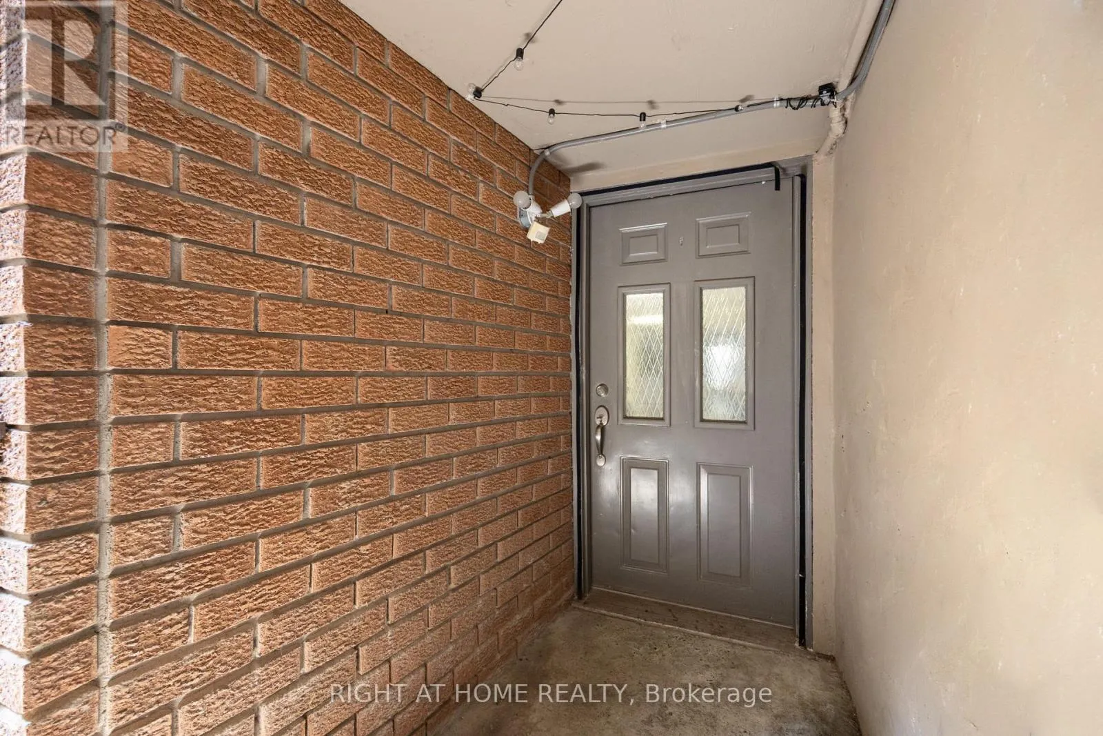 House for rent: Basement - 124 Argyle Street, Toronto, Ontario M6J 1N9