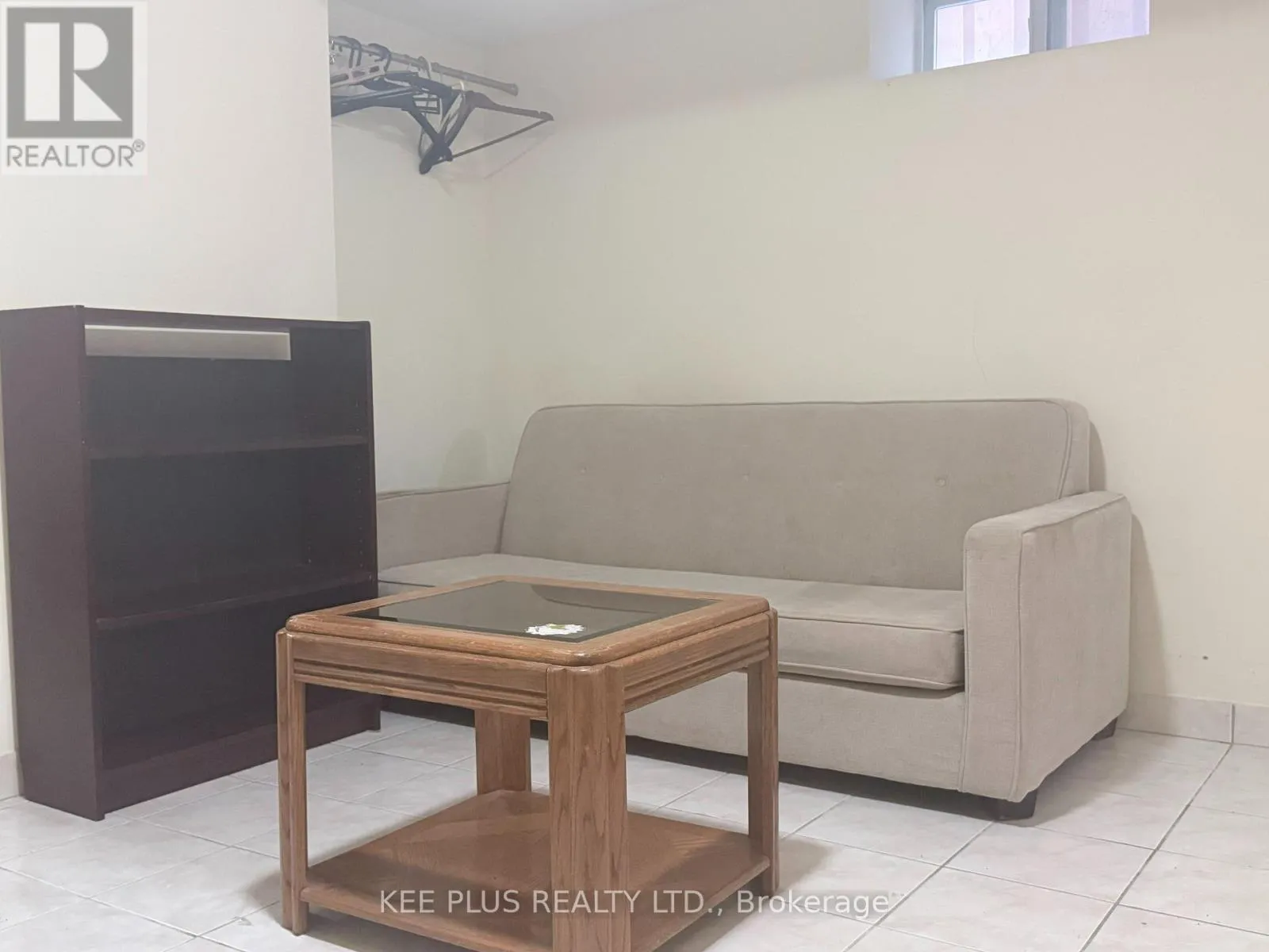 House for rent: Basement - 139 Jones Avenue, Toronto, Ontario M4M 3A2