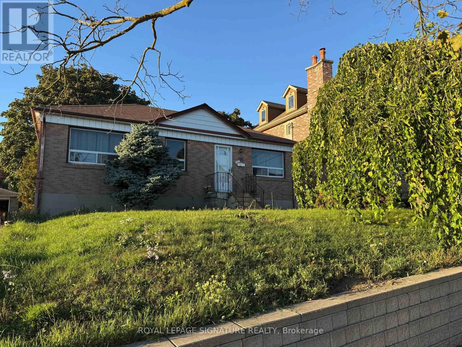 House for rent: Basement - 16 Hawkins Drive, Toronto, Ontario M6M 2W6