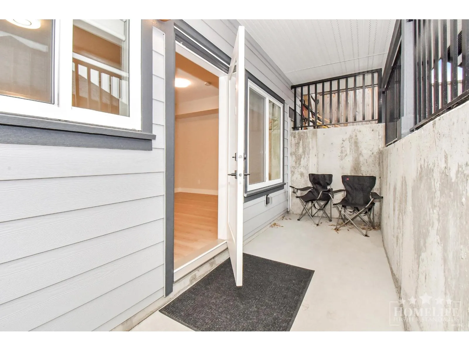 House for rent: Basement 16770 20a Avenue, Surrey, British Columbia V3Z 1H1