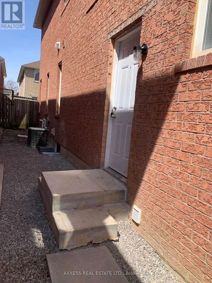 House for rent: Basement - 18 Weatherell Drive S, Brampton, Ontario L7A 1Y7