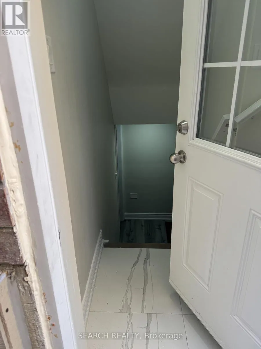 House for rent: Basement - 19 Manzanita Crescent, Brampton, Ontario L7A 4C4