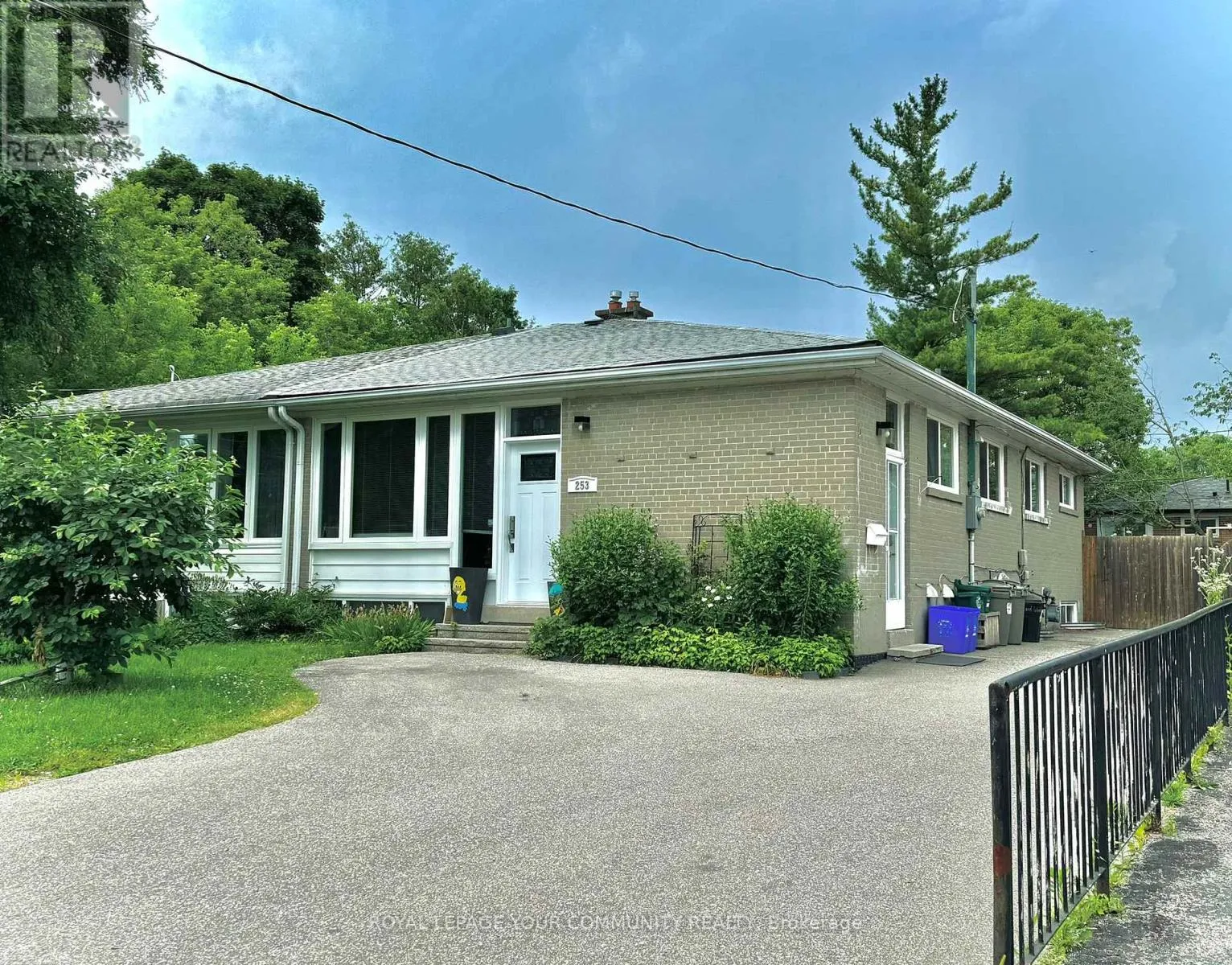 House for rent: Basement #2 - 253 Alsace Road, Richmond Hill, Ontario L4C 2W9