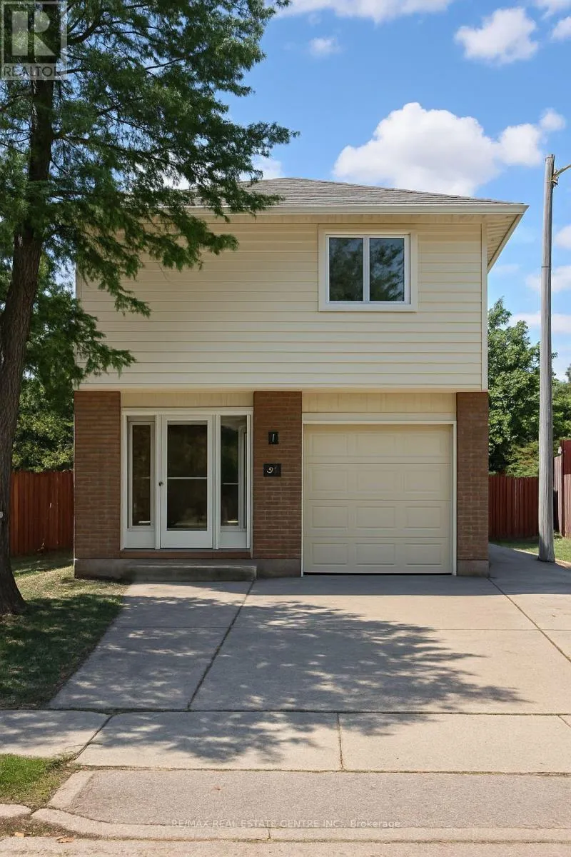 House for rent: Basement - 21 Wray Court, Toronto, Ontario M9V 4K4