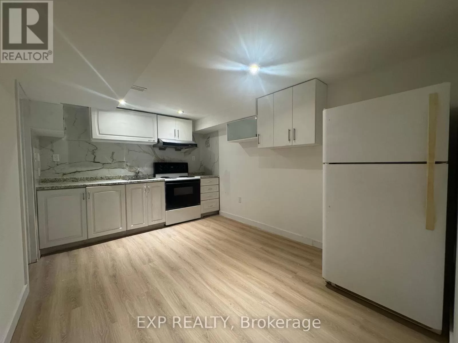 Duplex for rent: Basement - 210 Church Street, Georgina, Ontario L4P 1J8