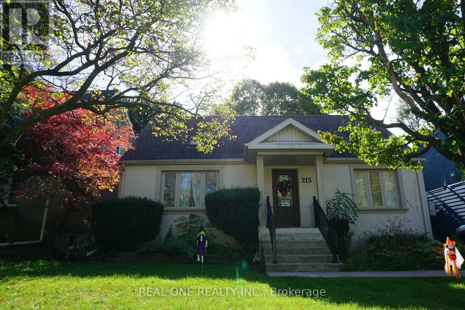 House for rent: Basement - 215 Poyntz Avenue, Toronto, Ontario M2N 1J5