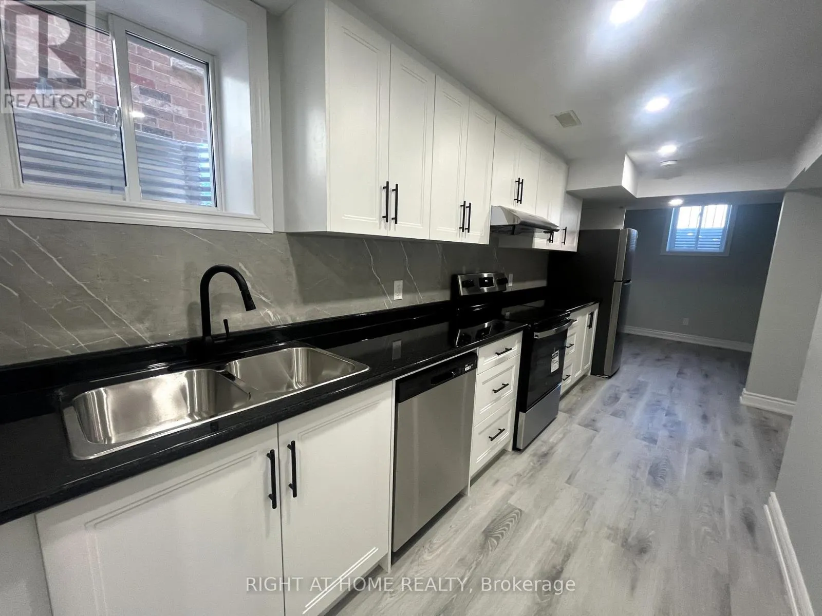 House for rent: Basement - 22 Amboise Crescent, Brampton, Ontario L7A 2R2