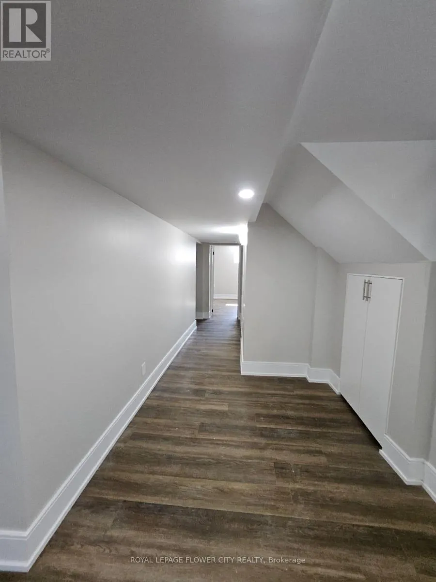 House for rent: Basement - 221 Acton Avenue, Toronto, Ontario M3H 4H8