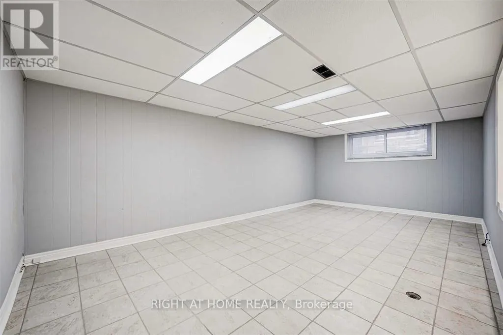 House for rent: Basement - 27 Sussex Avenue, Richmond Hill, Ontario L4C 2E5