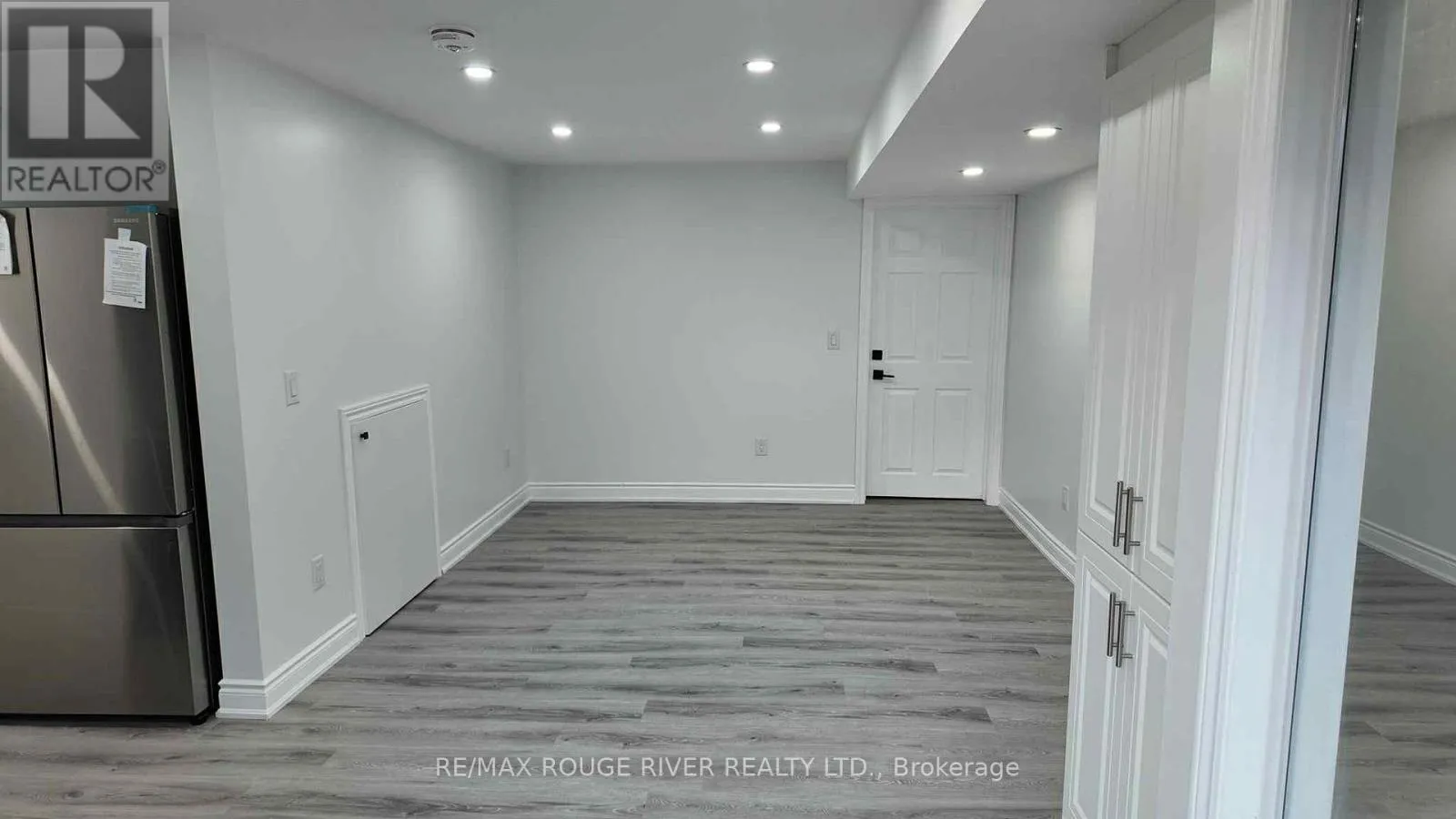 House for rent: Basement - 3 Wimbledon Court, Whitby, Ontario L1P 0B4