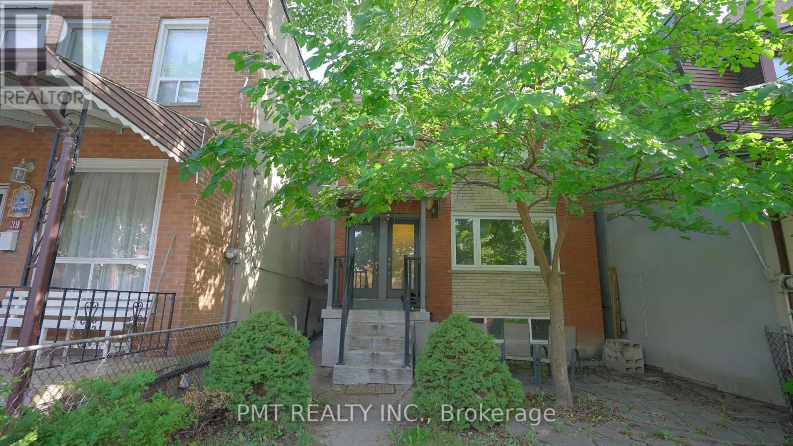 Triplex for rent: Basement - 37 Brookfield Street, Toronto, Ontario M6J 3A8