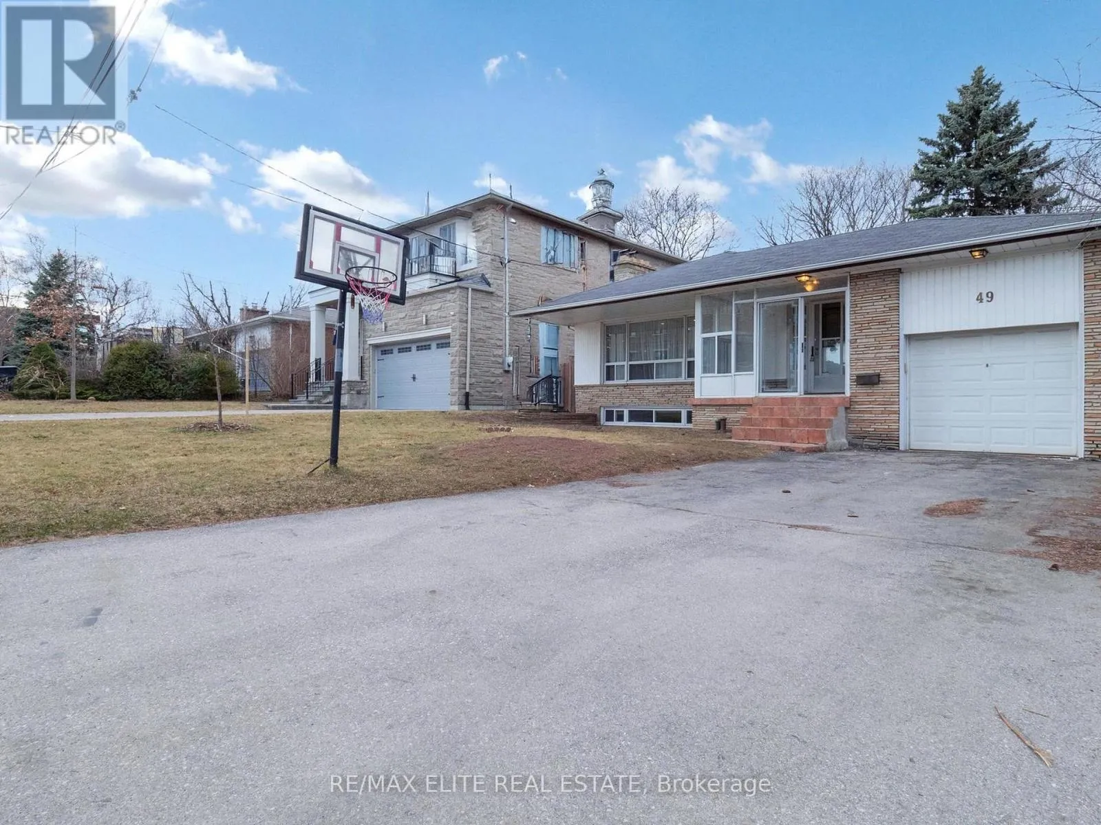 House for rent: Basement - 49 Viamede Crescent, Toronto, Ontario M2K 2A7