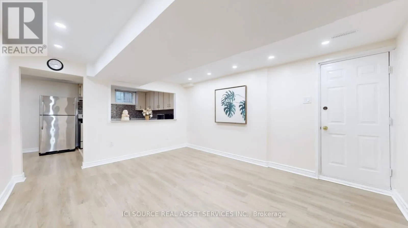 House for rent: Basement - 6 Queenscourt Drive, Toronto, Ontario M1T 2J5