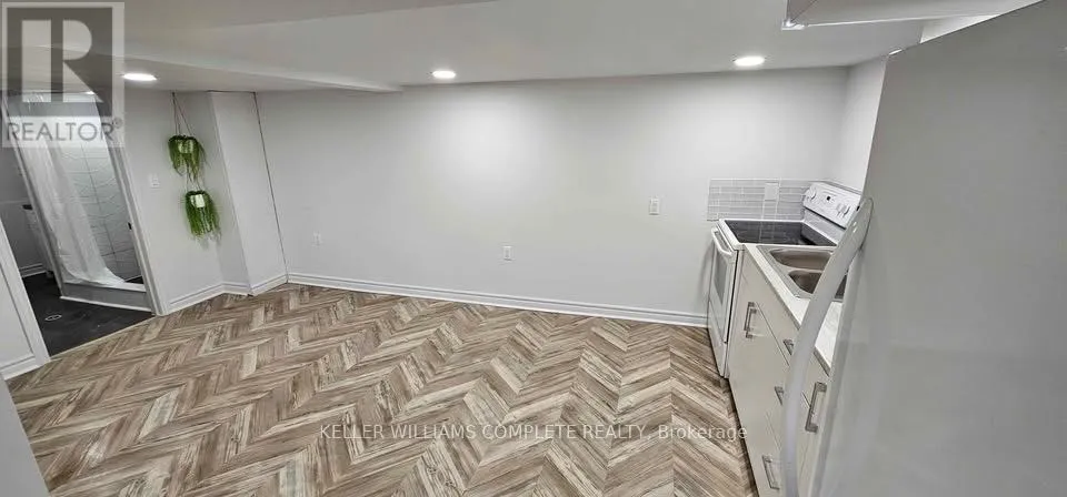 House for rent: Basement - 6254 Churchill Street, Niagara Falls, Ontario L2G 2X4