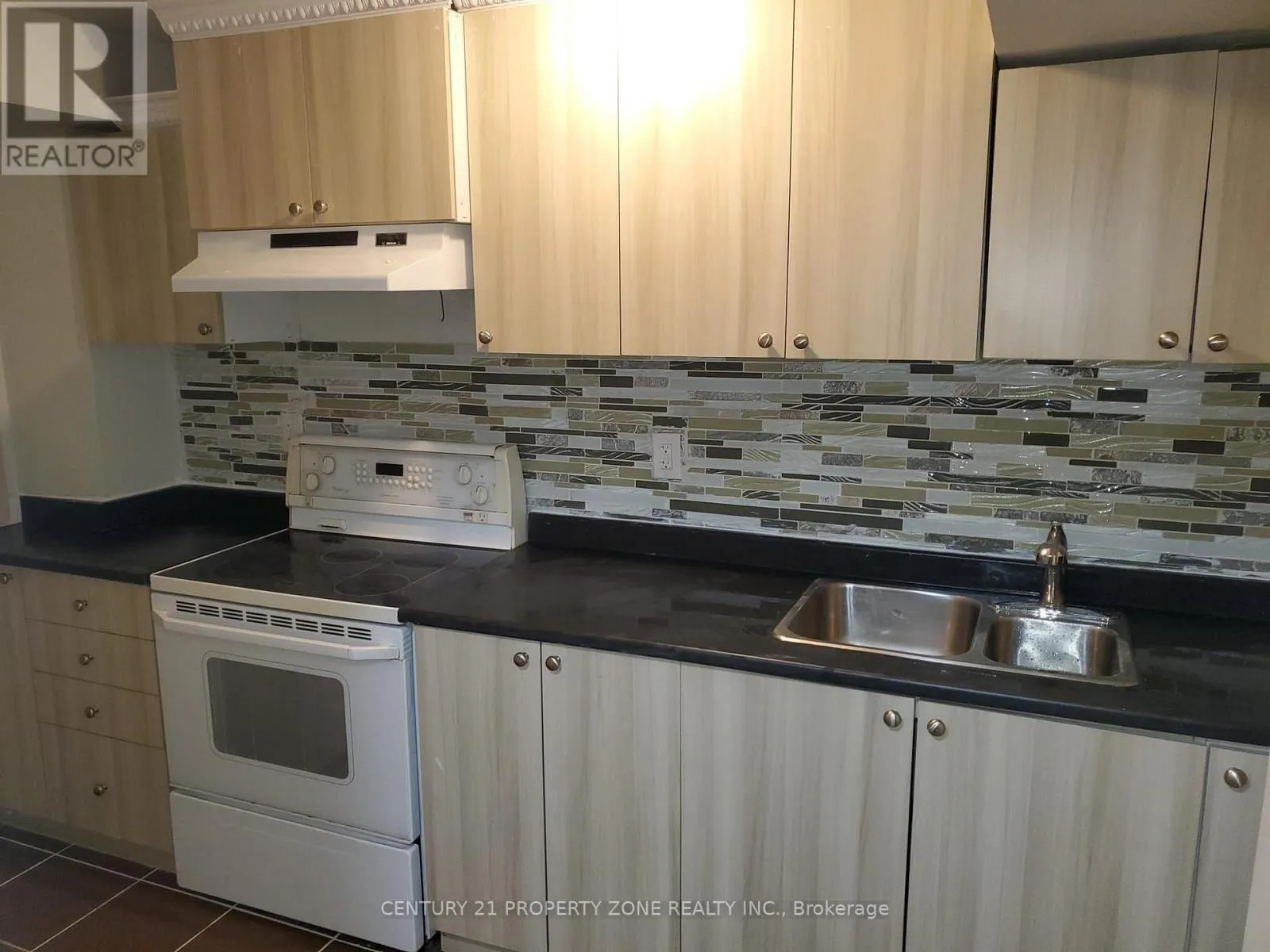 House for rent: Basement - 84 Tideland Drive, Brampton, Ontario L7A 2W1