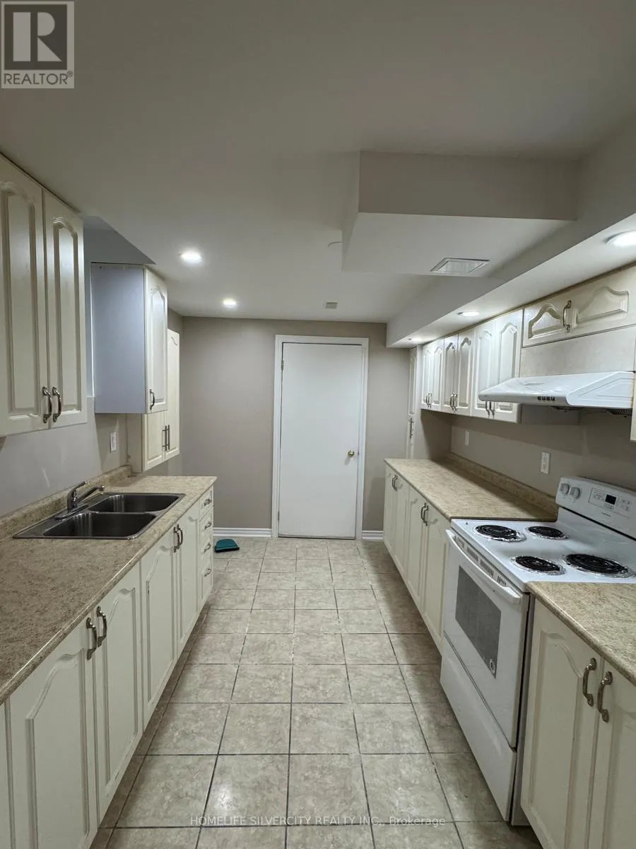 House for rent: Basement - 9 Elsmere Road W, Brampton, Ontario L7A 3T7