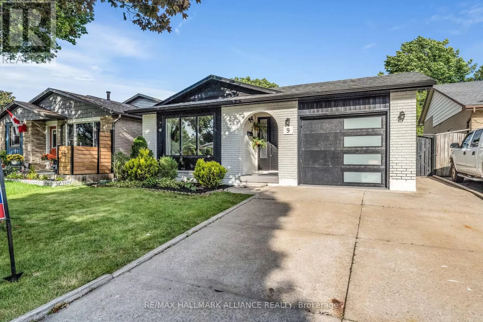 House for rent: Basement - 9 Piper Place, Hamilton, Ontario L9C 6X5