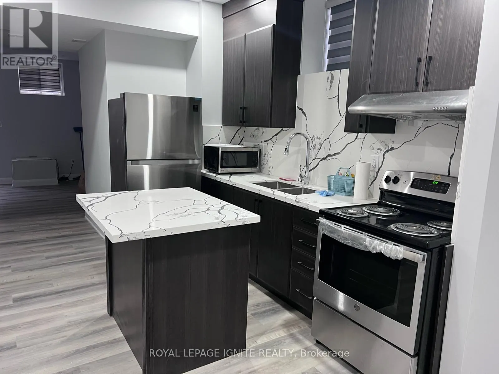 House for rent: Basement - 90 Merlin Street, Oakville, Ontario L6H 0Z4