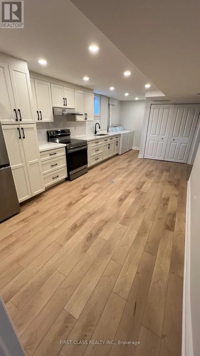 House for rent: Basement - 989 Mcbride Avenue, Mississauga, Ontario L5C 1M2