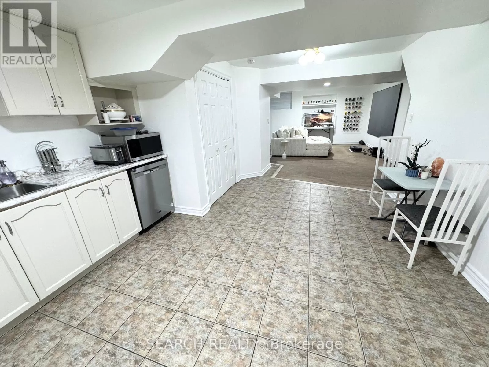 House for rent: Basement Apt - 1010 White Clover Way, Mississauga, Ontario L5V 1C8