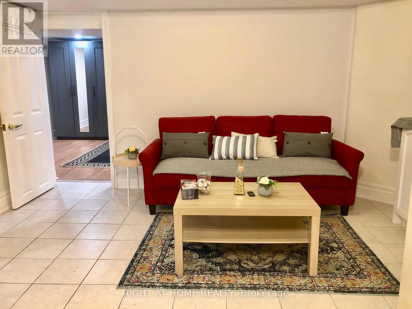 House for rent: Basement Unit - 289 Laurentian Avenue, Mississauga, Ontario L4Z 2S2