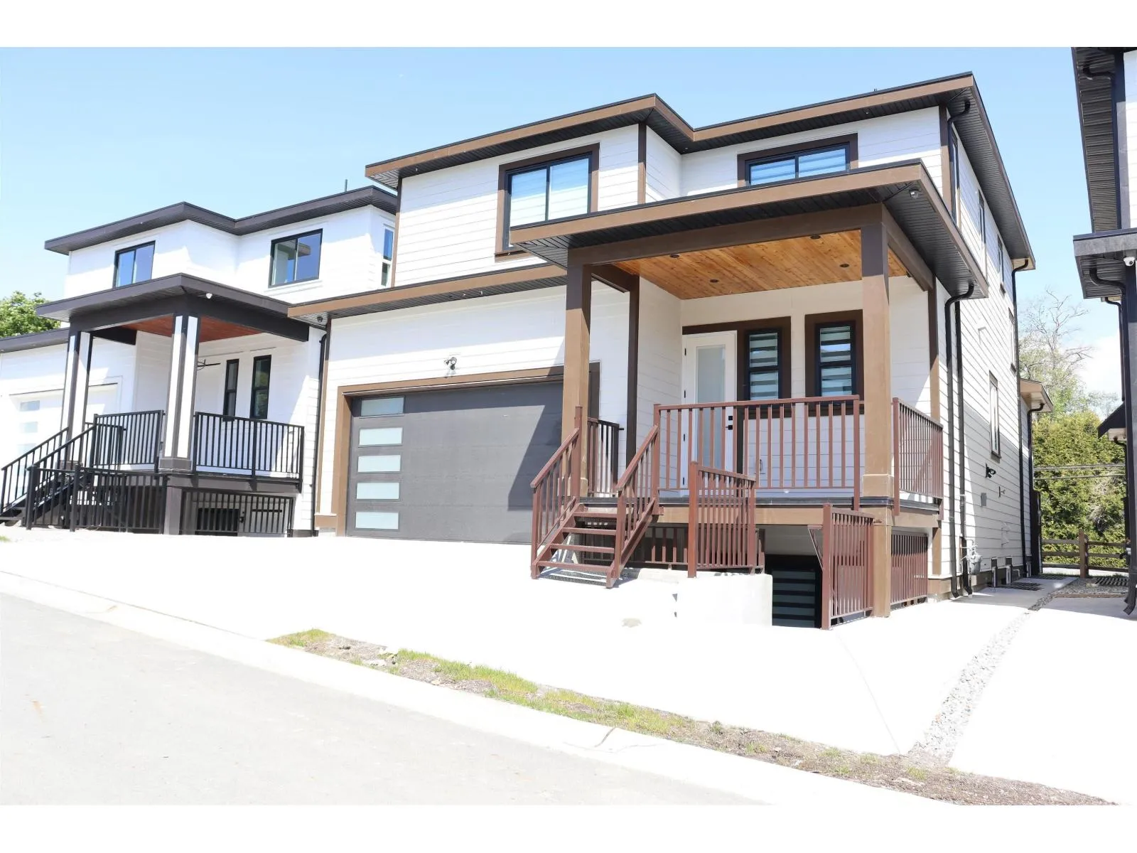 House for rent: Basement-19xx 168st Street, Surrey, British Columbia V3Z 1K2