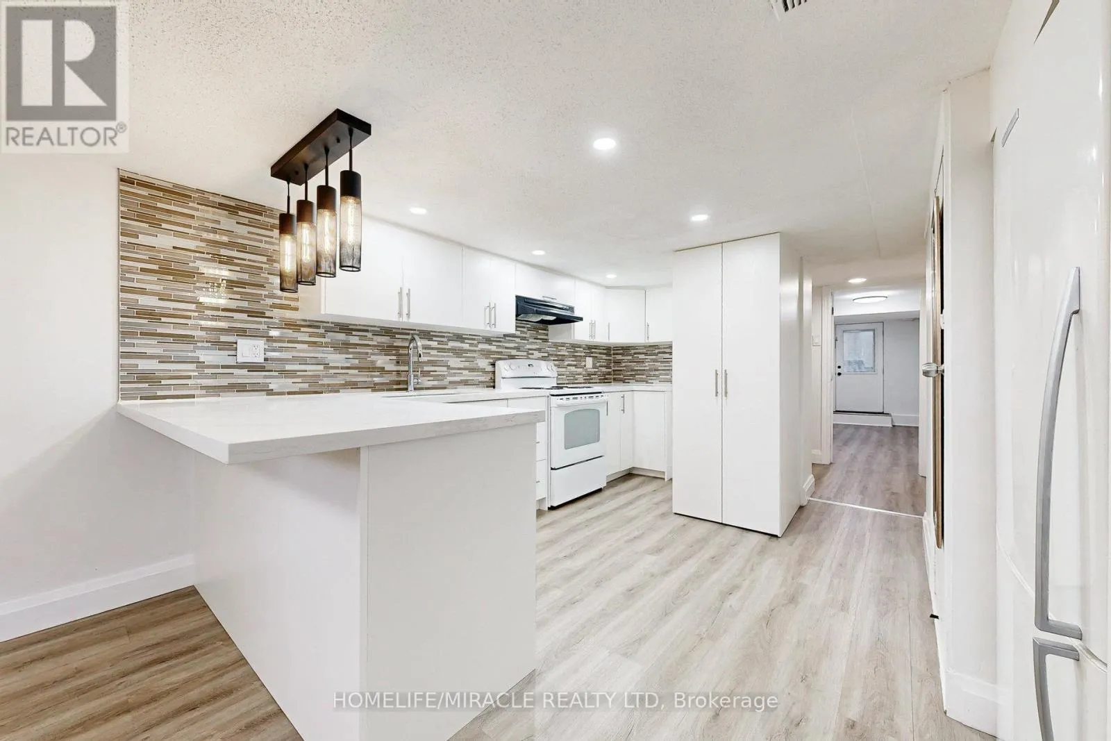 House for rent: Basemnt - 590 Jones Avenue, Toronto, Ontario M4J 3H3