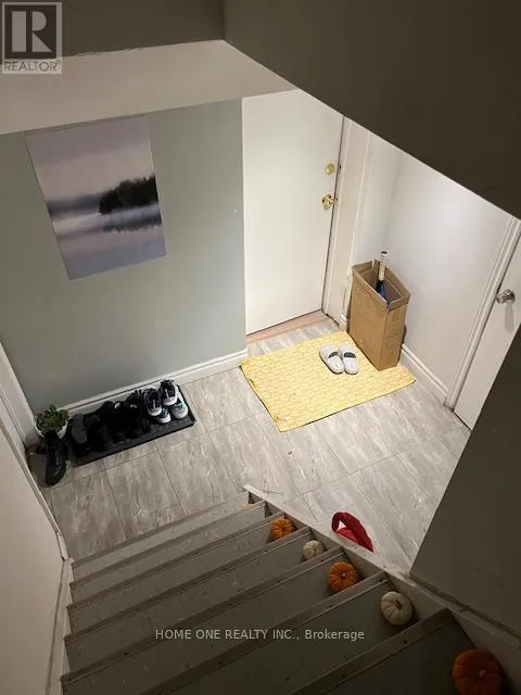 House for rent: Bast - 95 Finch Avenue E, Toronto, Ontario M2N 4R4