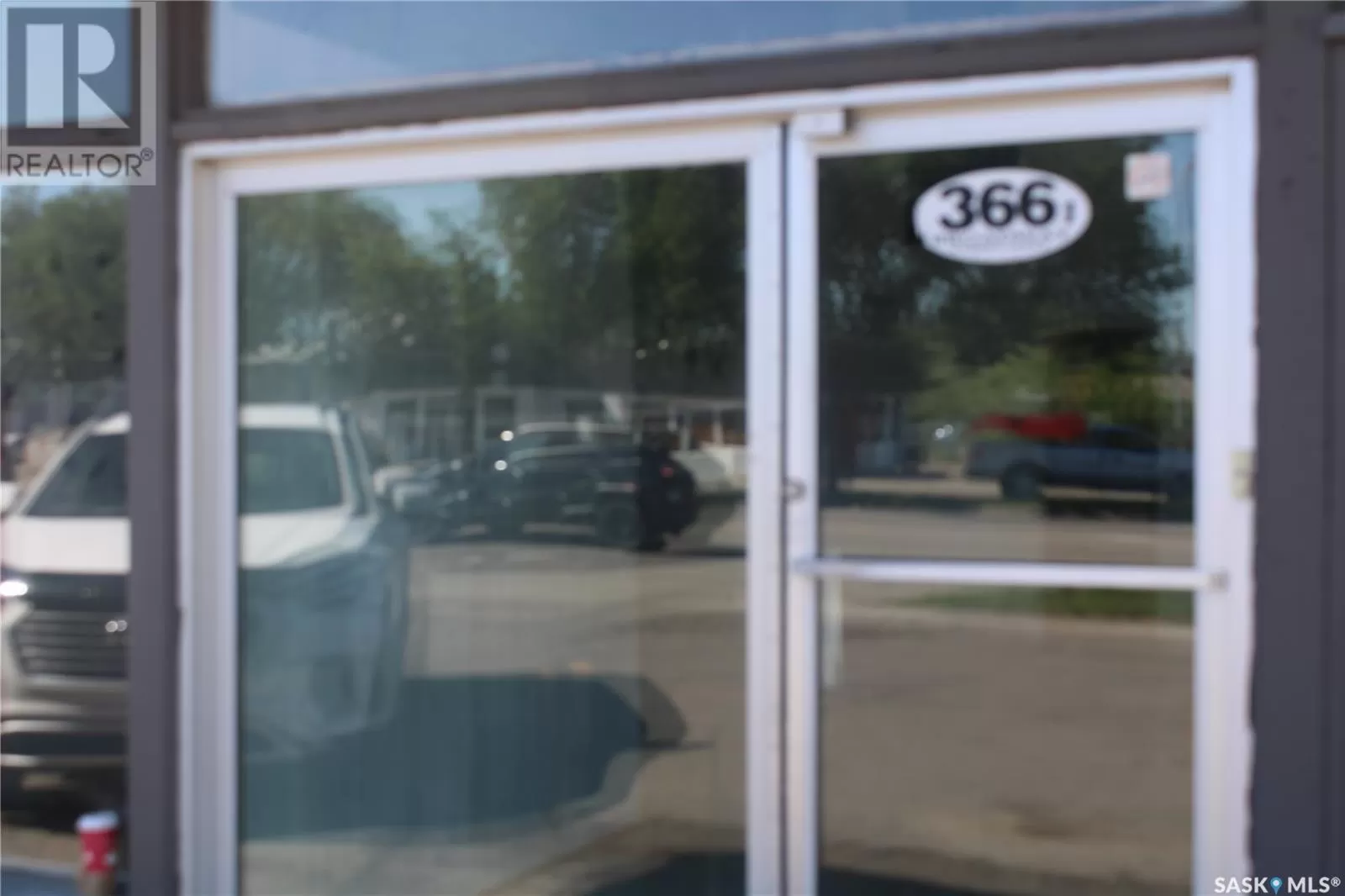 Retail for rent: Bay #2 366 J Broadway Street W, Yorkton, Saskatchewan S3N 0N8