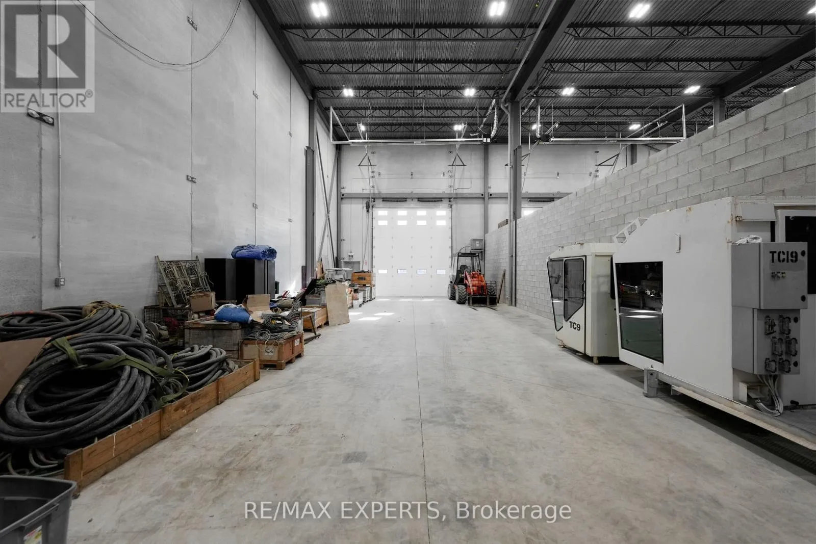 Multi-Tenant Industrial for rent: Bay 4 - 27 Sproule Street, King, Ontario L0G 1T0