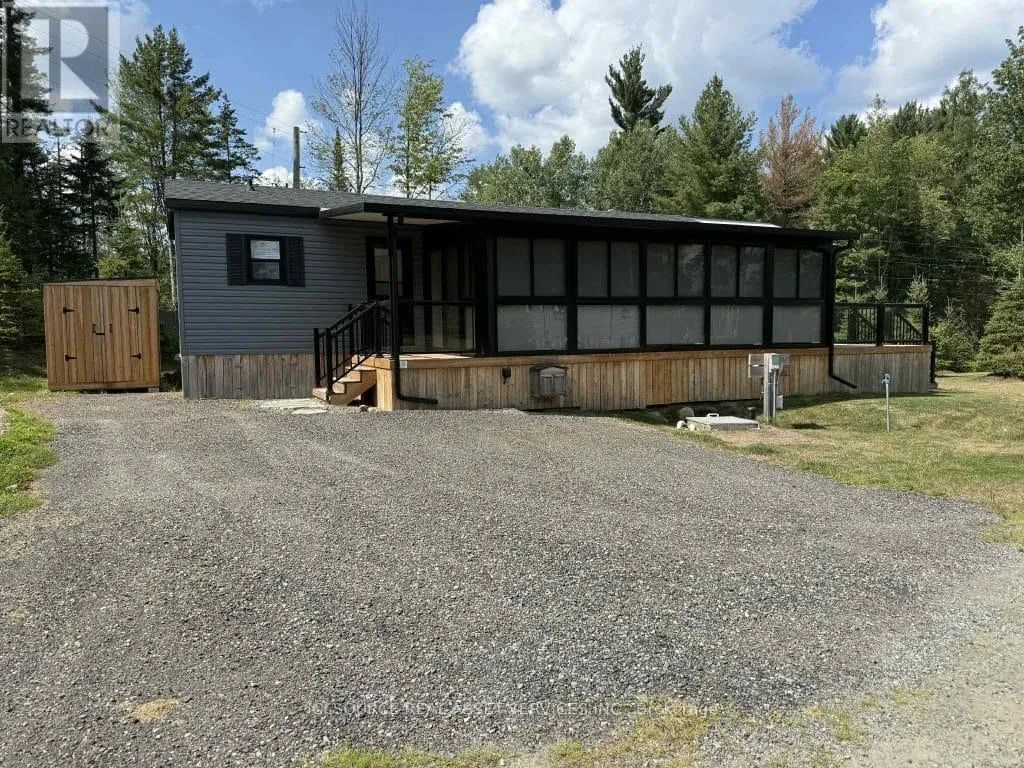 Mobile Home for rent: Bbt097 - 1047 Bonnie Lake Camp Road, Bracebridge, Ontario P1L 1W9