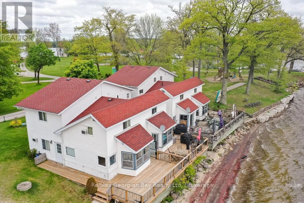 Row / Townhouse for rent: Beach Chalet #3 - 1230 Grandview Lodge Road, Severn, Ontario P0E 1N0