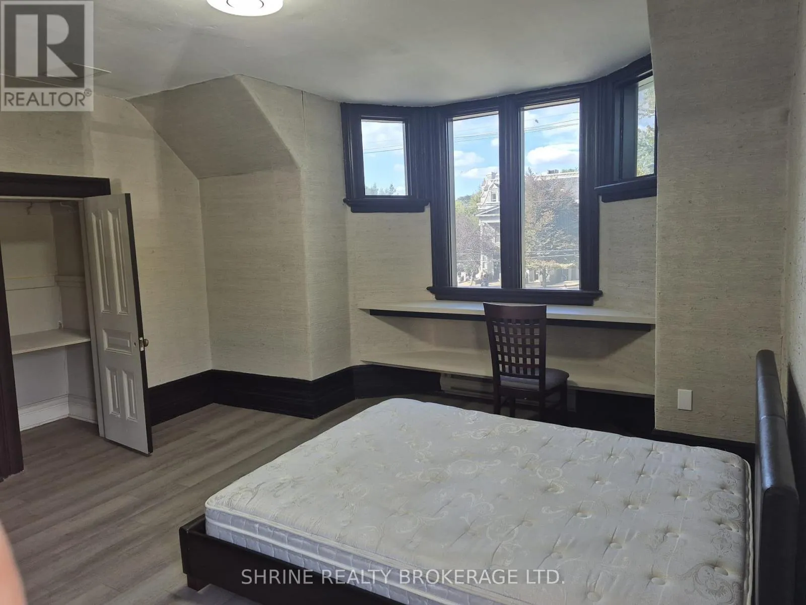 House for rent: Bedroom 1 - 607 Queens Avenue, London East, Ontario N6B 1Y9