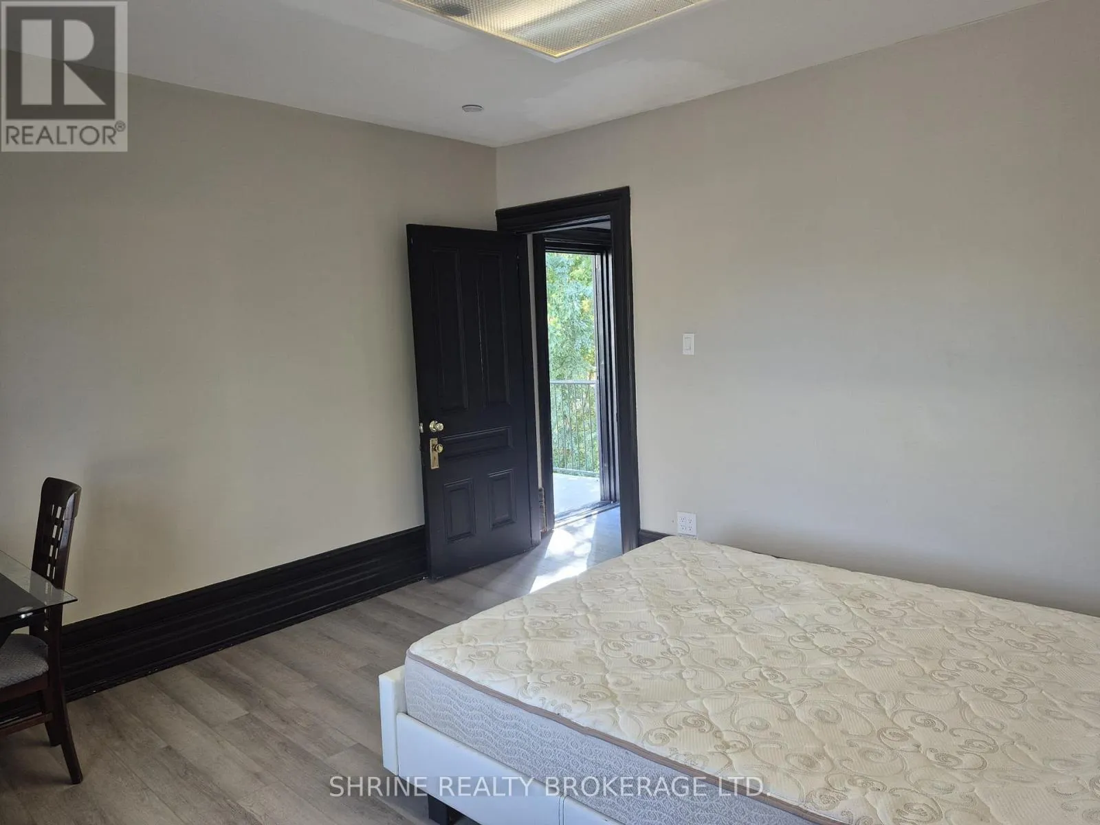 House for rent: Bedroom 3 - 607 Queens Avenue, London East, Ontario N6B 1Y9