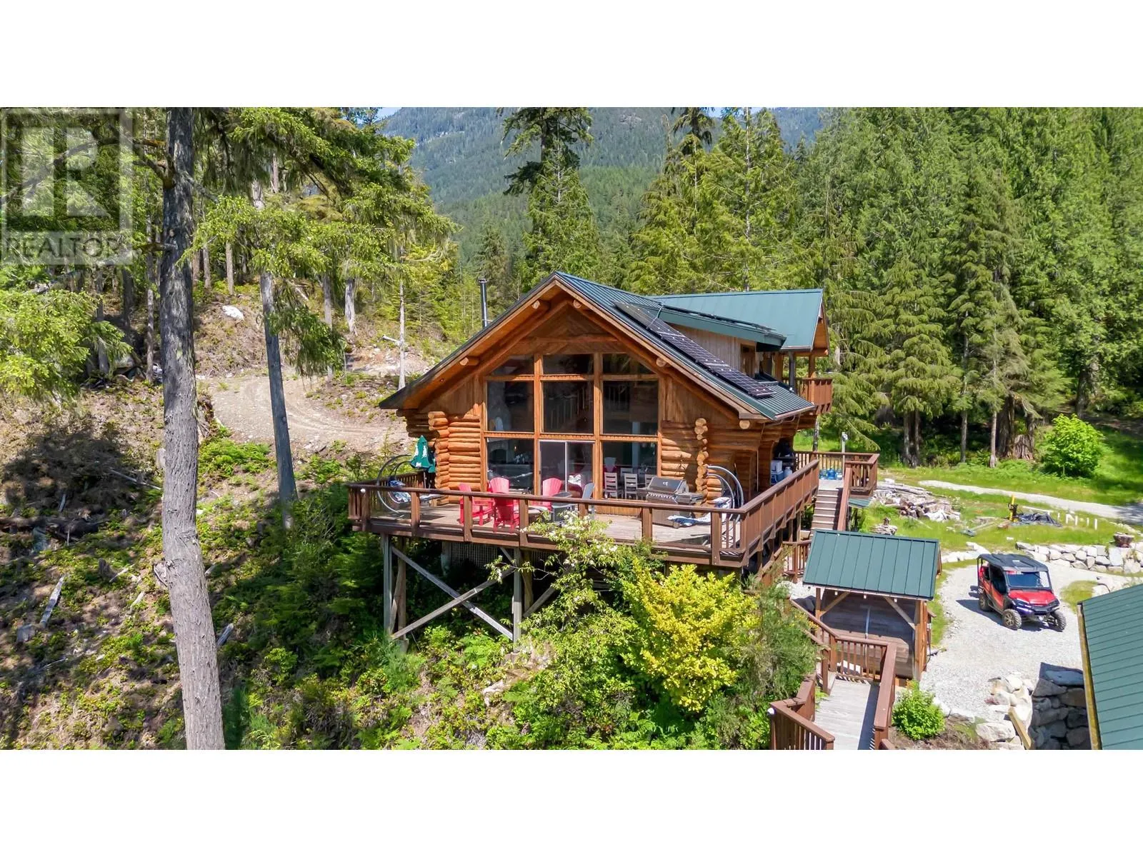 House for rent: Blk 9 Narrows Inlet North Shoreline, Sechelt, British Columbia V0N 3A0