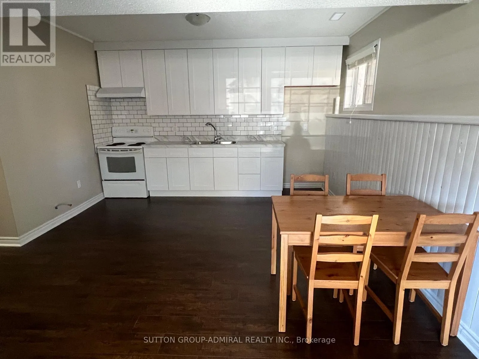 House for rent: Bsmt - 104 Helena Street, Wasaga Beach, Ontario L9Z 1R1