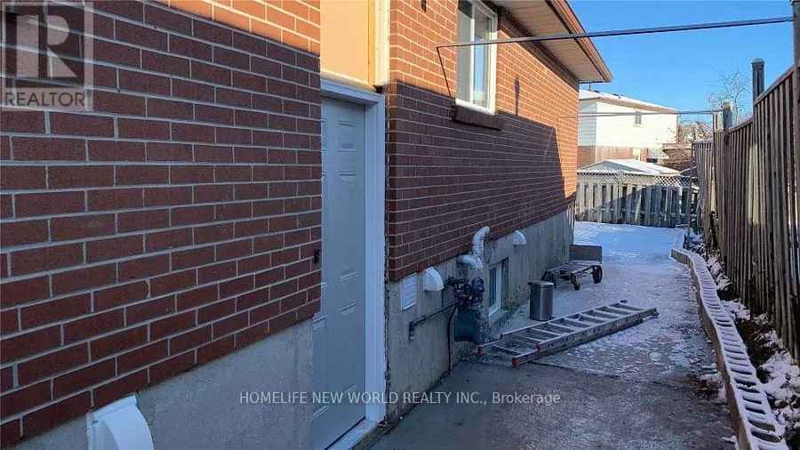 House for rent: Bsmt - 121 Petworth Crescent, Toronto, Ontario M1S 3M6