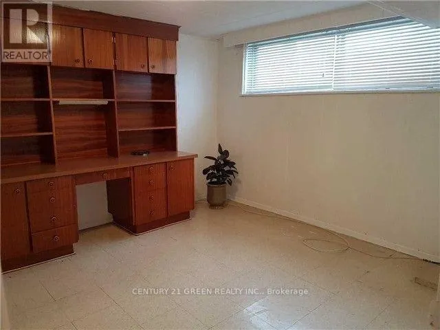 House for rent: Bsmt - 171 Kennard Avenue, Toronto, Ontario M3H 4M8