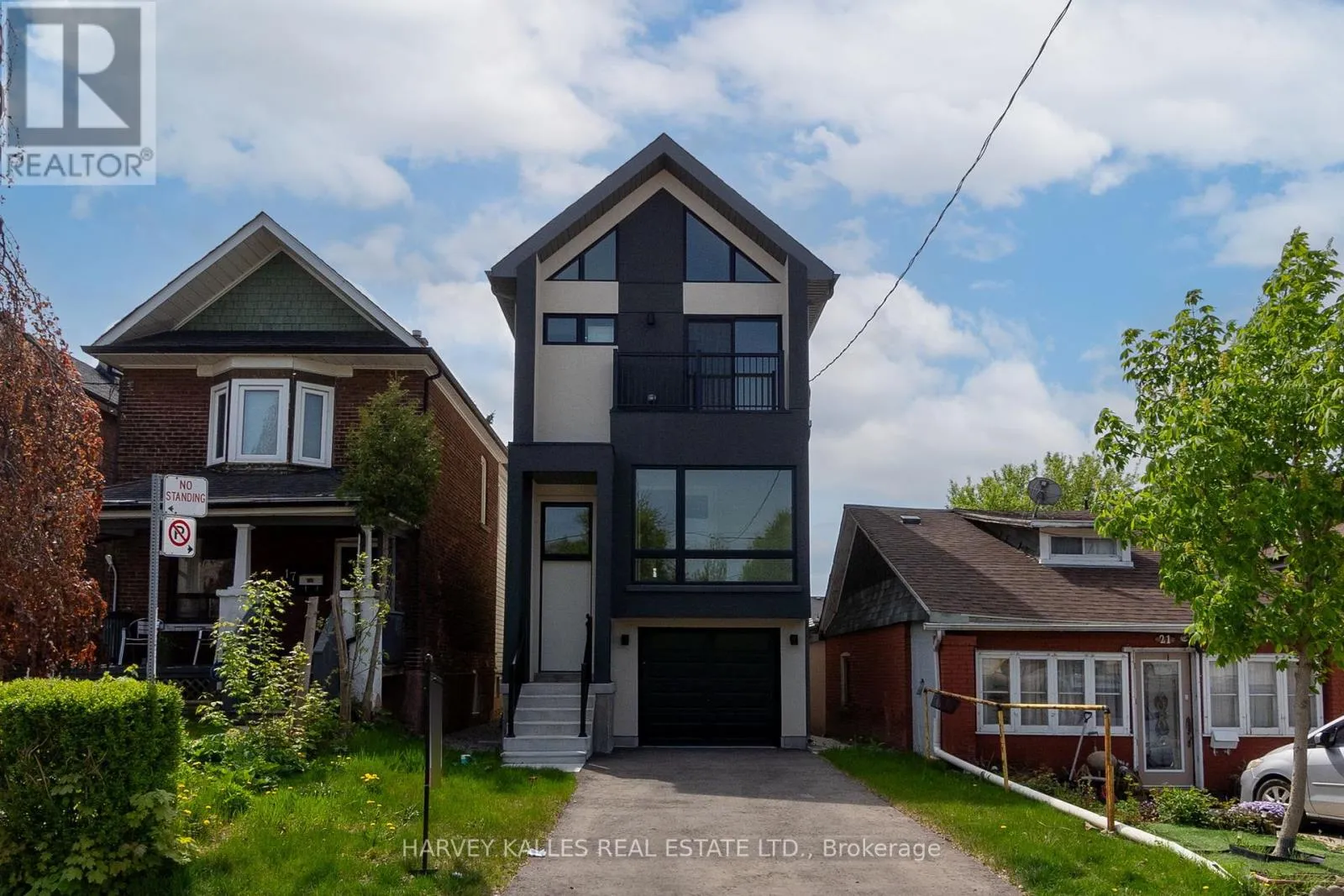 House for rent: Bsmt - 19 Lambton Avenue, Toronto, Ontario M6N 2S2