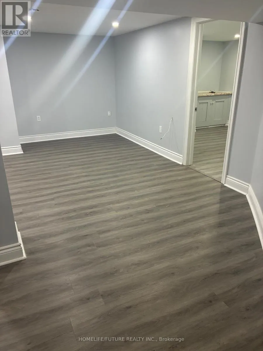 House for rent: Bsmt - 19801 Leslie Street, East Gwillimbury, Ontario L7A 0W1